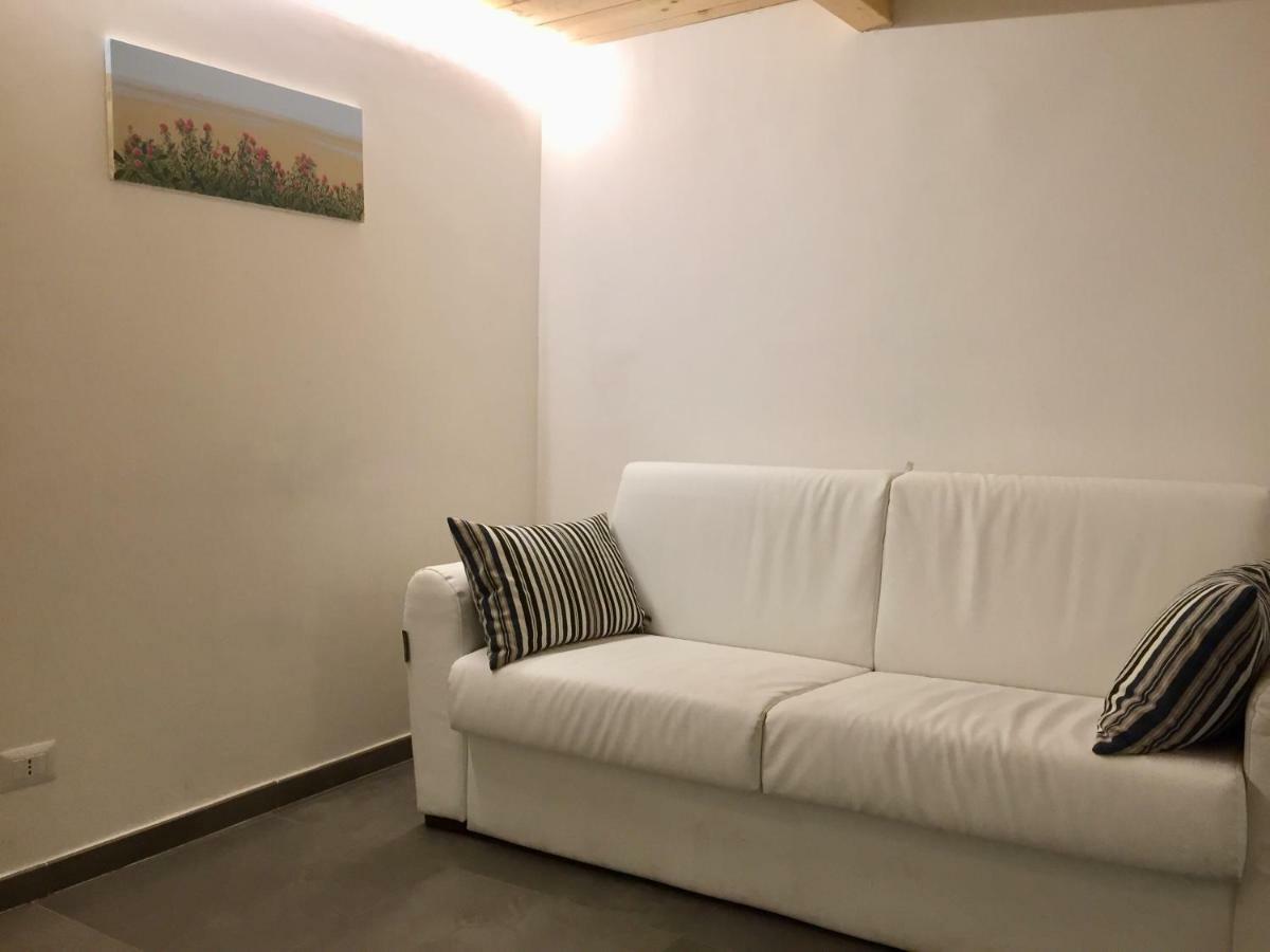 Il Viaggiatore Via Indipendenza 2 Gaeta Luaran gambar